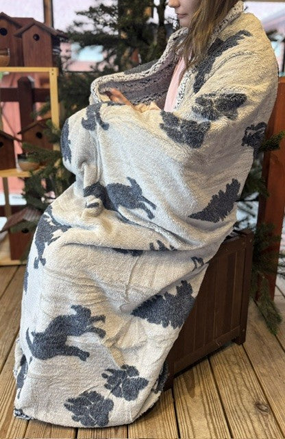 Midnight Wolf Melange Blanket
