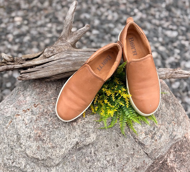 Mira Slip On | Natural
