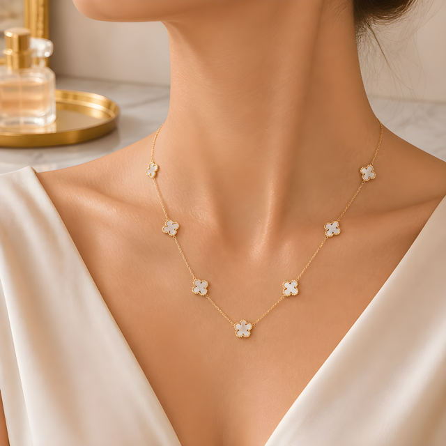 Mini White Flora Necklace