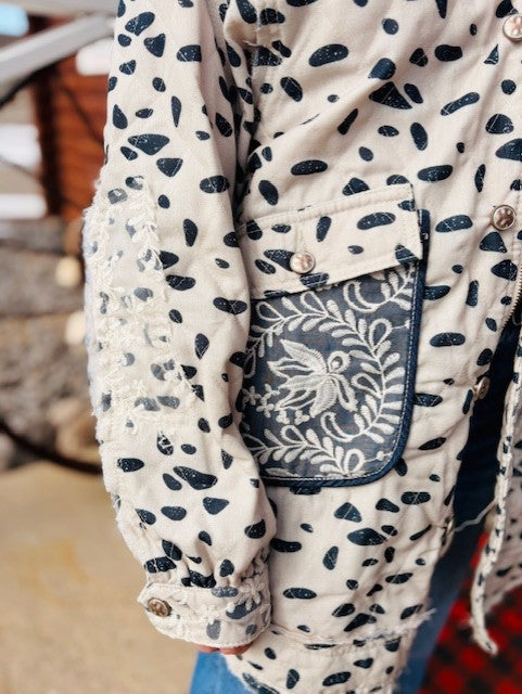 Long Sleeve Elbow Patch Overlaid Lace Quilted Woven Jacket | Oatmeal Multi