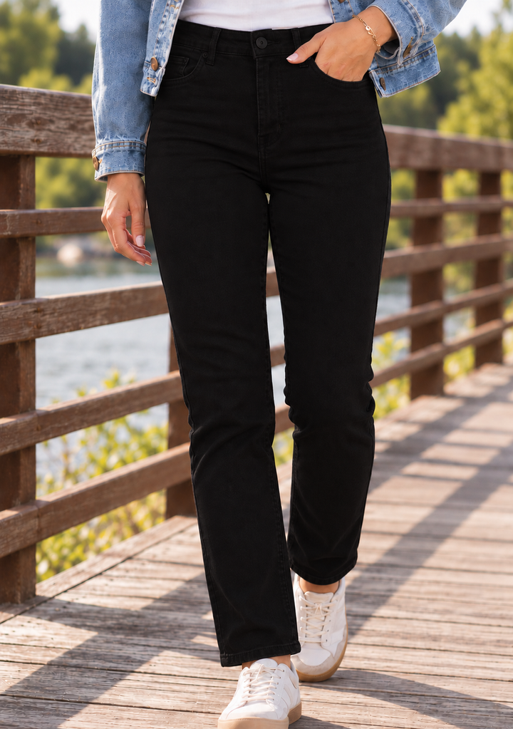 Sophia Curvy Straight Jeans