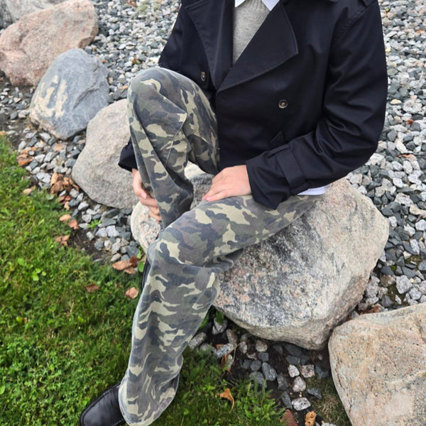 Low Slung Baggy Camo Jeans