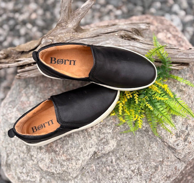 Mira Slip On | Black