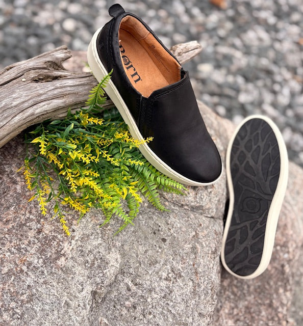 Mira Slip On | Black