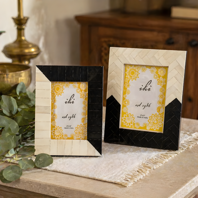 Black & White Frame