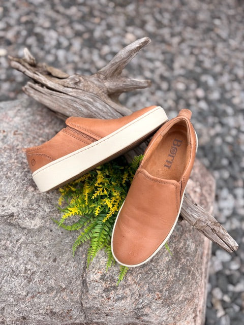 Mira Slip On | Natural