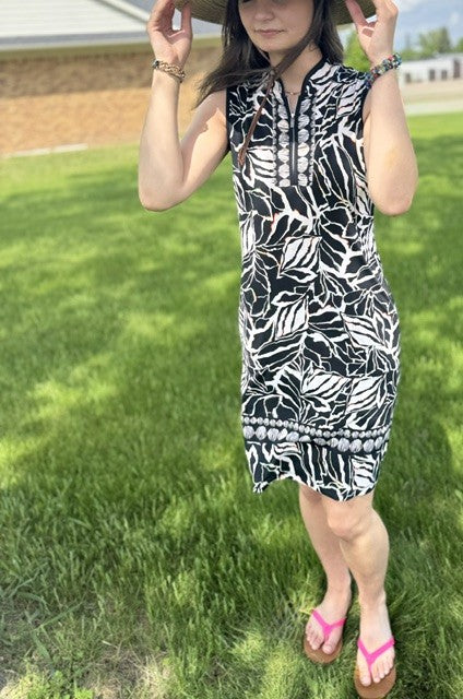Printed Sleeveless Dress W/1/4 Zip & Inner Shorts