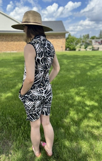 Printed Sleeveless Dress W/1/4 Zip & Inner Shorts