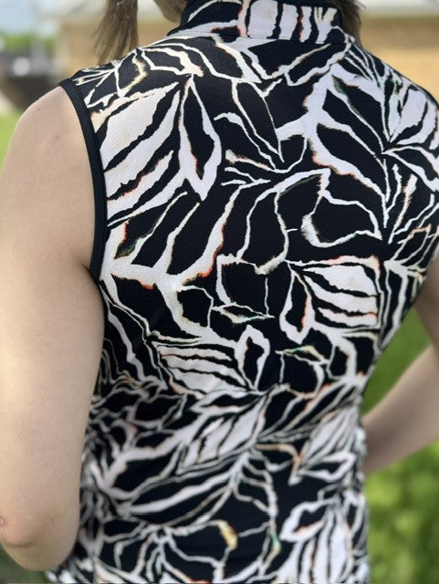 Printed Sleeveless Dress W/1/4 Zip & Inner Shorts