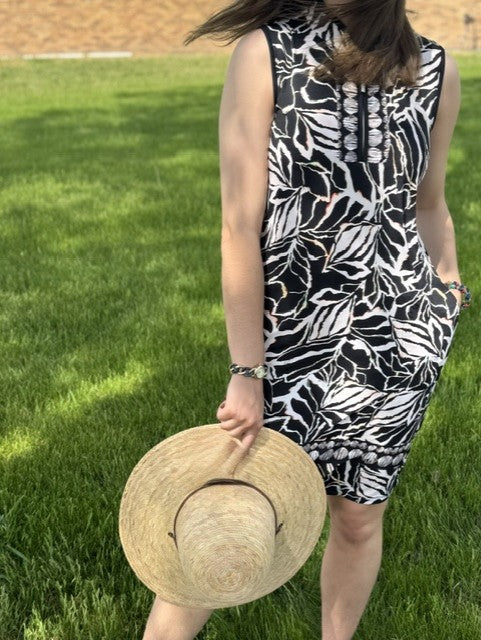 Printed Sleeveless Dress W/1/4 Zip & Inner Shorts