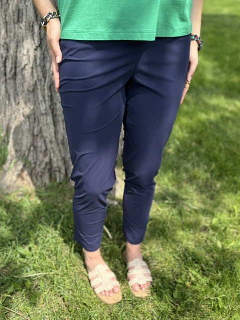 Year Round Basics: Technical Straight Leg Lightweight