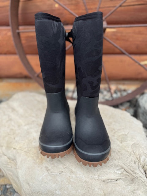 Whiteout Adjustable Calf Boot